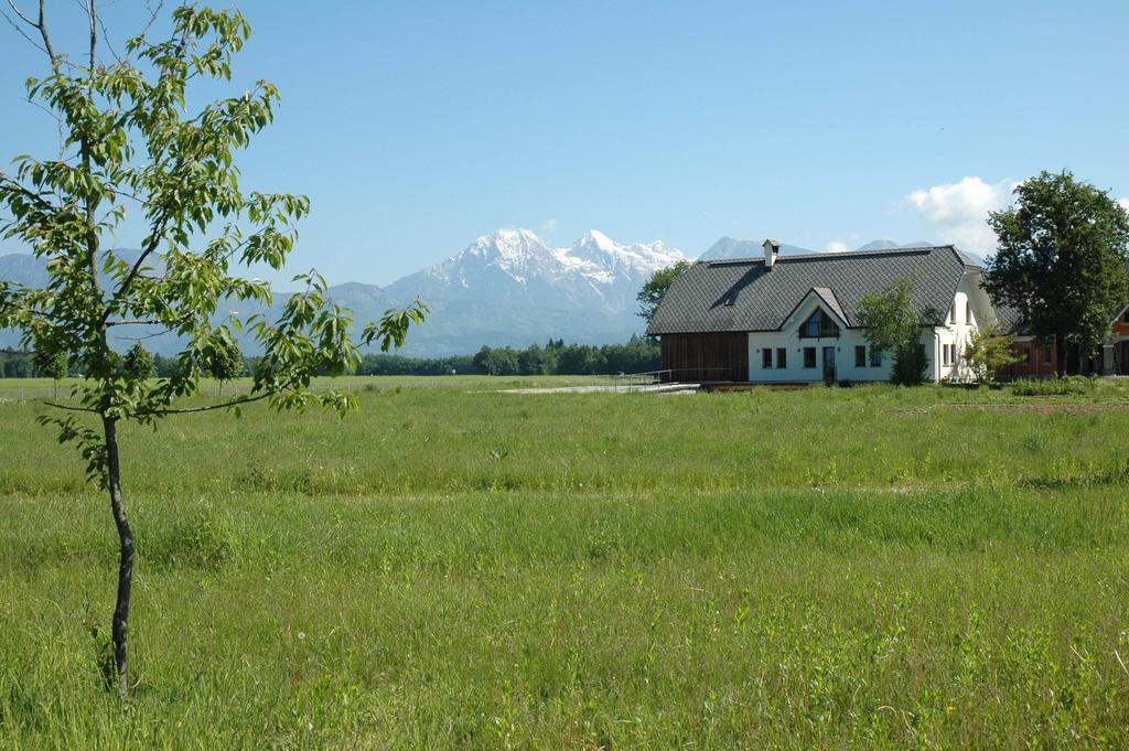 Bed & Breakfast Na Poljani Bed & Breakfast Kranj Exterior photo